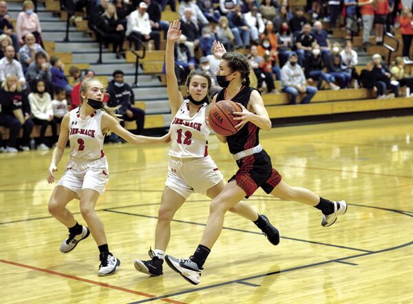 DeeMack basketball